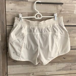Lululemon Tracker Short V *4”